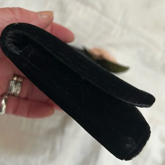 Shira Leah Black Velvet Clutch with Velvet Rose and Magnetic Closure - Picture 6 of 7